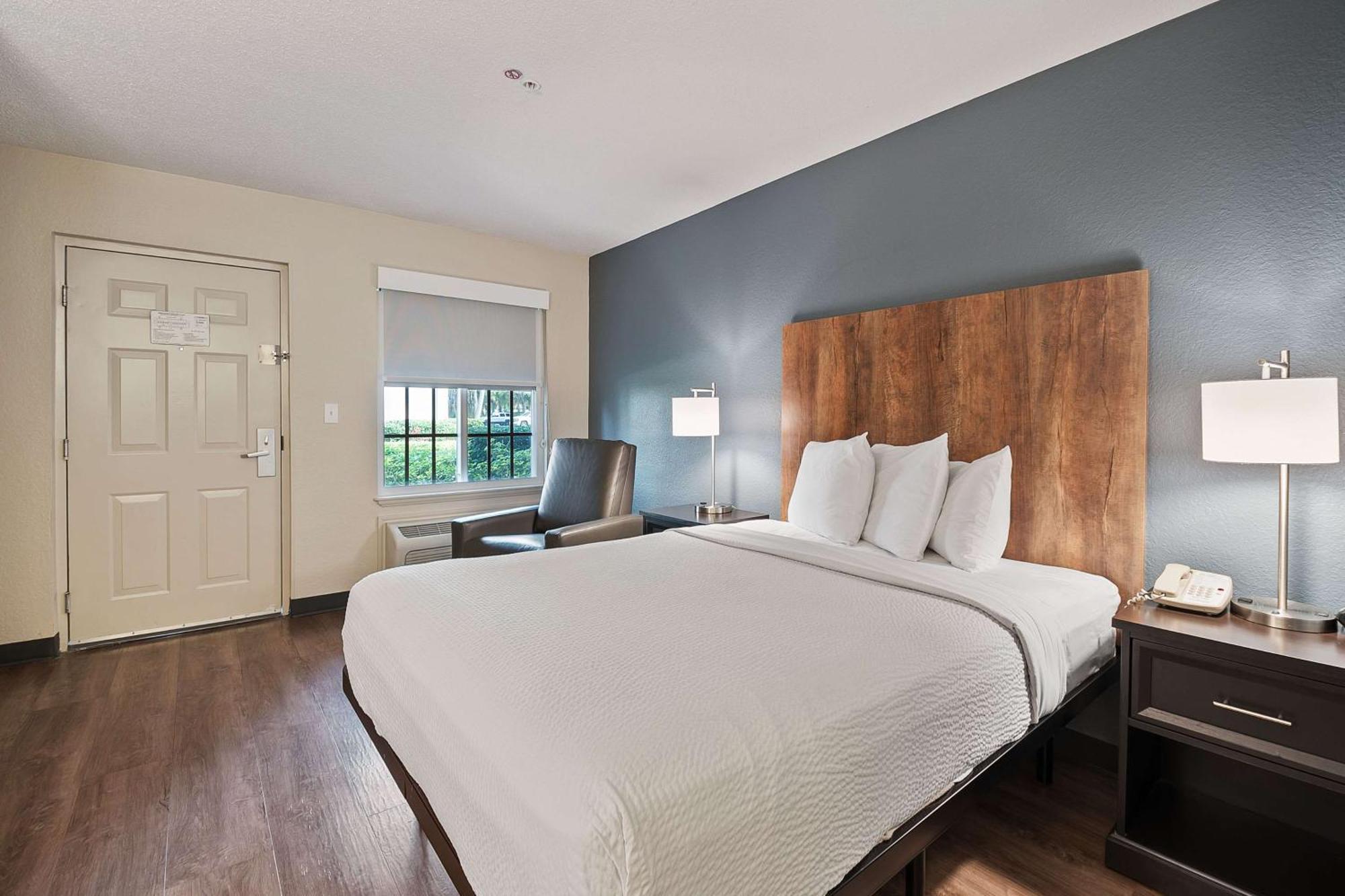 Extended Stay America Suites - Miami - Airport - Blue Lagoon Exterior photo