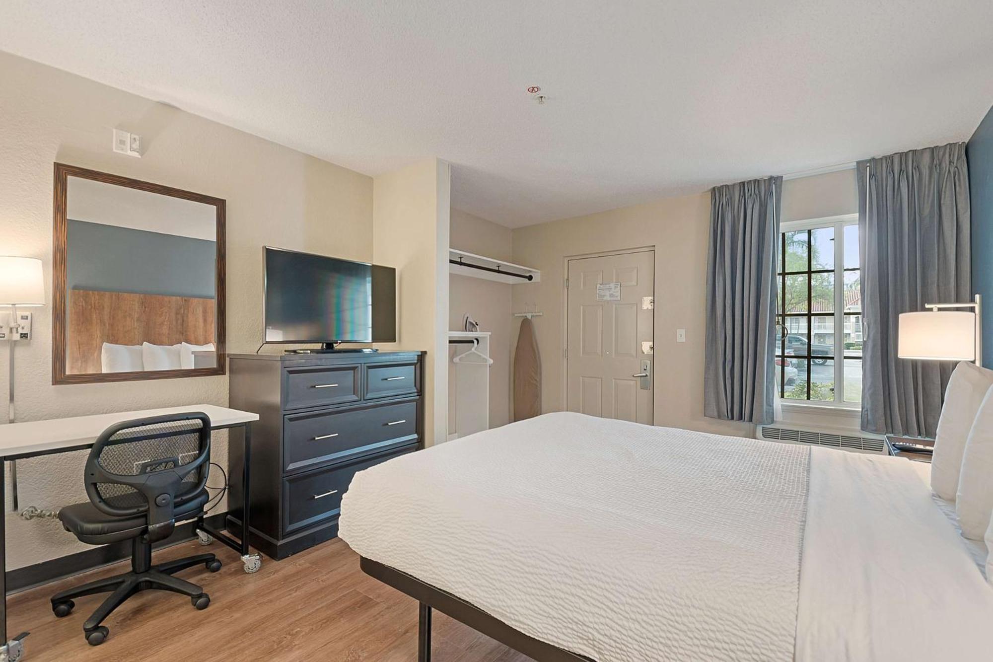 Extended Stay America Suites - Miami - Airport - Blue Lagoon Exterior photo